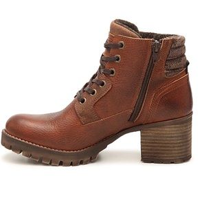DSW Bullboxer Cassie Bootie size 9 Brown